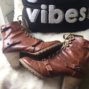 Lace up leather boots